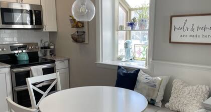 Beach area cape! Walk to town & beach