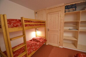 2 bedrooms