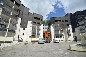 Exterior - 10m from shops, 1st floor, tv, ski locker, 25m², Les Menuires (Les Menuires)