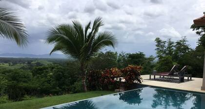 Eye of Water Private Home with infinity pool and amazing views of Pacific Coast