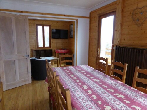 Chalet, view mountain, balcony, tv, 100m², Saint Gervais