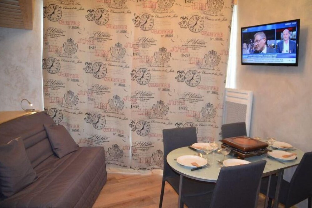 Bis 10m skipiste, 13te Etage, blick berg, fernseher, 25m², Les Menuires