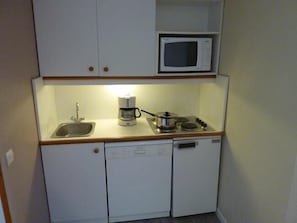 Kühlschrank, Mikrowelle, Geschirrspüler