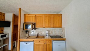 冷蔵庫、電子レンジ、オーブン、食器洗い機