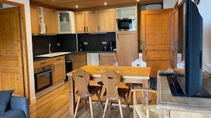 Interior - 150m from ski slopes, 2nd floor, balcony, tv, ski locker, 45m², Valloire (Valloire)