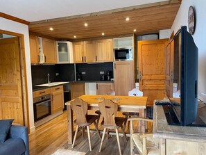 Interior - 2nd floor, balcony, tv, ski locker, 45m², Valloire (Valloire)