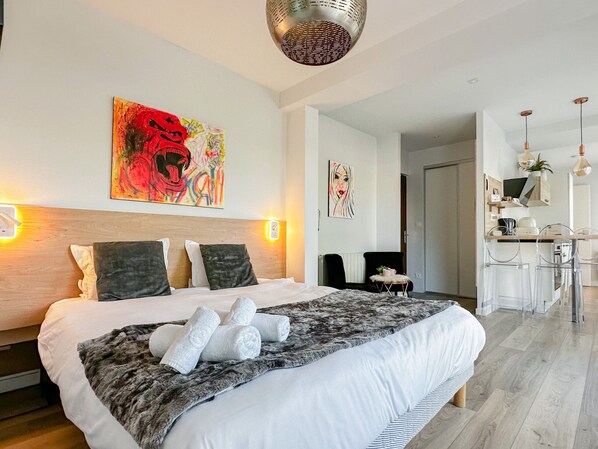 1 chambre, fer et planche à repasser, Wi-Fi gratuit, draps fournis