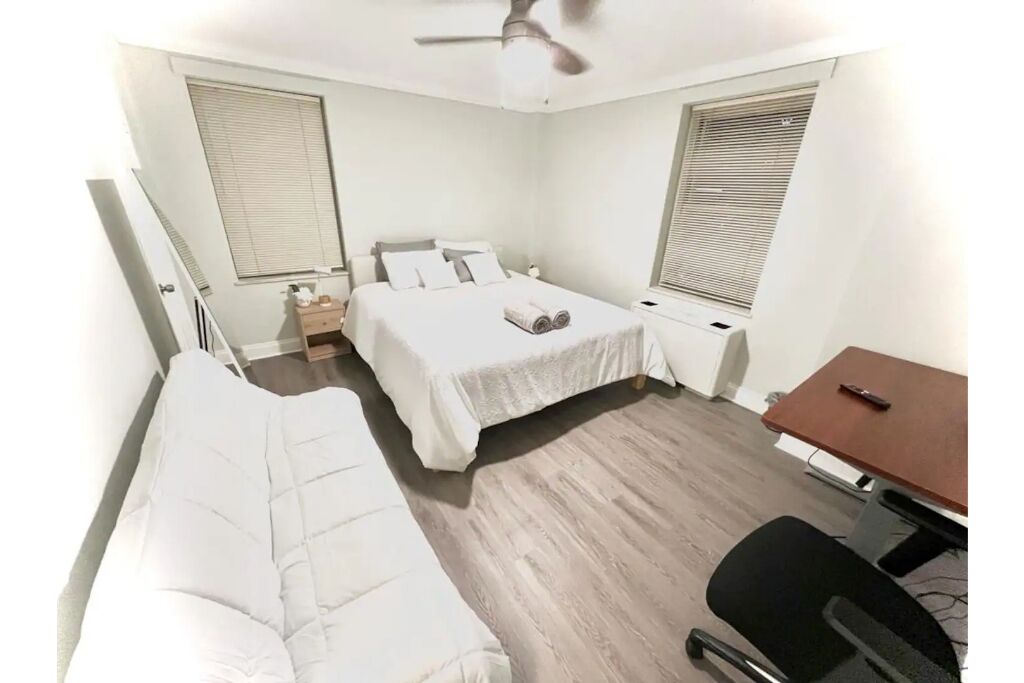 Beautiful Suite, HEART of Atlanta w/ Skyline View