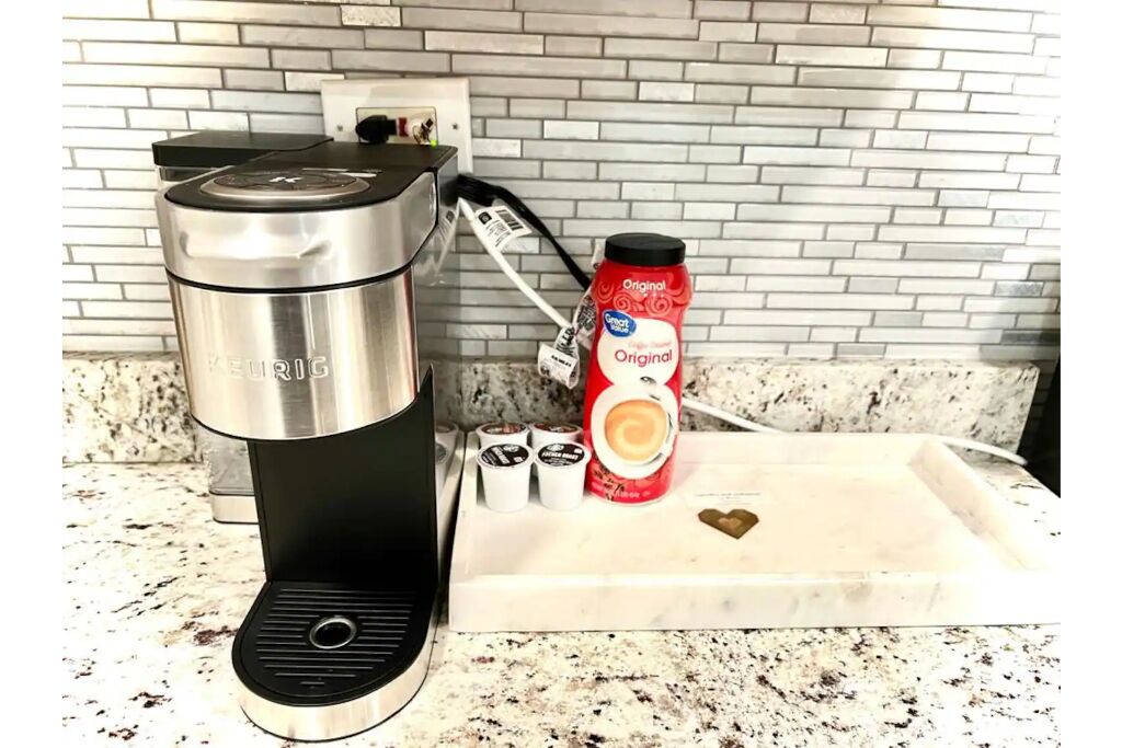 Beautiful Suite, HEART of Atlanta w/ Skyline View