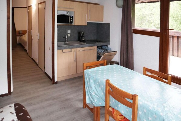 Refrigerador y lavavajillas 