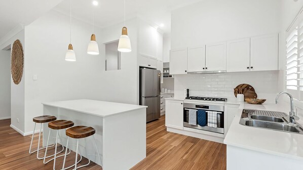 Stovetop, dishwasher, coffee/tea maker, dining tables - Gone Coastal at Narrawallee (Narrawallee)