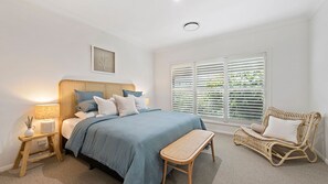 4 bedrooms, iron/ironing board, free WiFi, bed sheets - Gone Coastal at Narrawallee (Narrawallee)