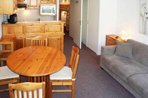 Interior - Resort center, 5th floor, view resort, balcony, 28m², Les Orres (Les Orres)