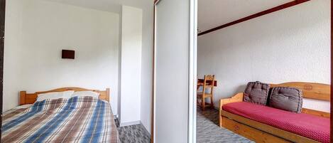 1 室のベッドルーム