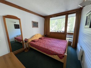 2 bedrooms, Internet