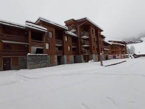 Exterior - 1st floor, view ski slopes, terrace, tv, ski locker, 13m², Valmorel (Valmorel)