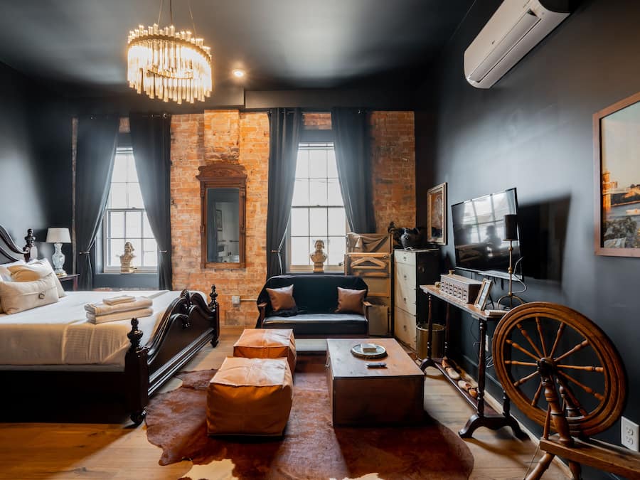201/202 - Wenzel | Premium bedding, down duvets, memory-foam beds, individually decorated