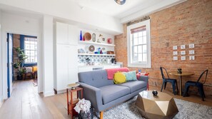 304 - Odd Fellows | Living area | 43-inch Smart TV with cable channels, TV, Netflix