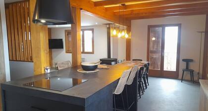 Chalet, 2ème étage, vue vallée, terrasse, cheminée ou poêle à bois, télévision, 100m², Les Arcs