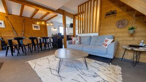 Interior - Chalet, 2nd floor, view valley, terrace, fireplace or stove, tv, 100m², Les Arcs (Les Arcs)