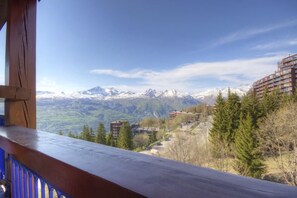 Property grounds - 100m from ski slopes, 10th floor, view mountain, balcony, tv, 17m², Les Arcs (Les Arcs)