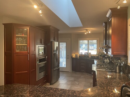 Kozy Retreat with Pool