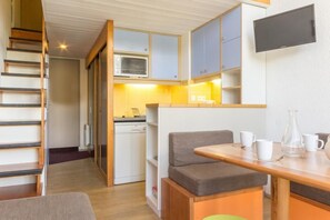 Fridge, oven, dishwasher