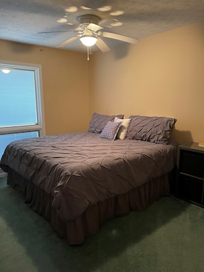 2 bedrooms, iron/ironing board, free WiFi, bed sheets - Lakefront Condo at Woodson Bend Resort on Lake Cumberland (Bronston)