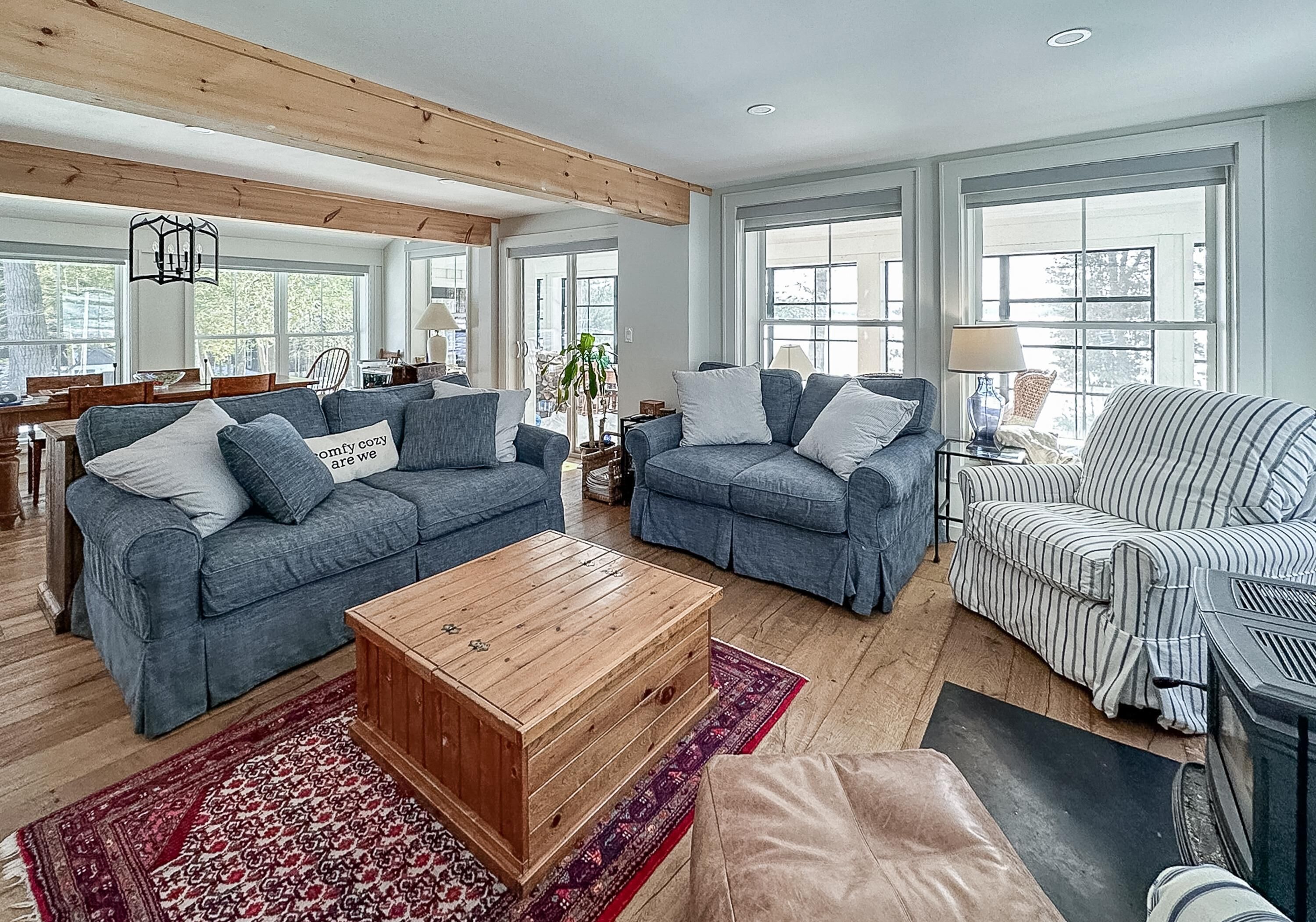 Charming 4bed 2bath Farmhouse Cottage on Lake of Bays!