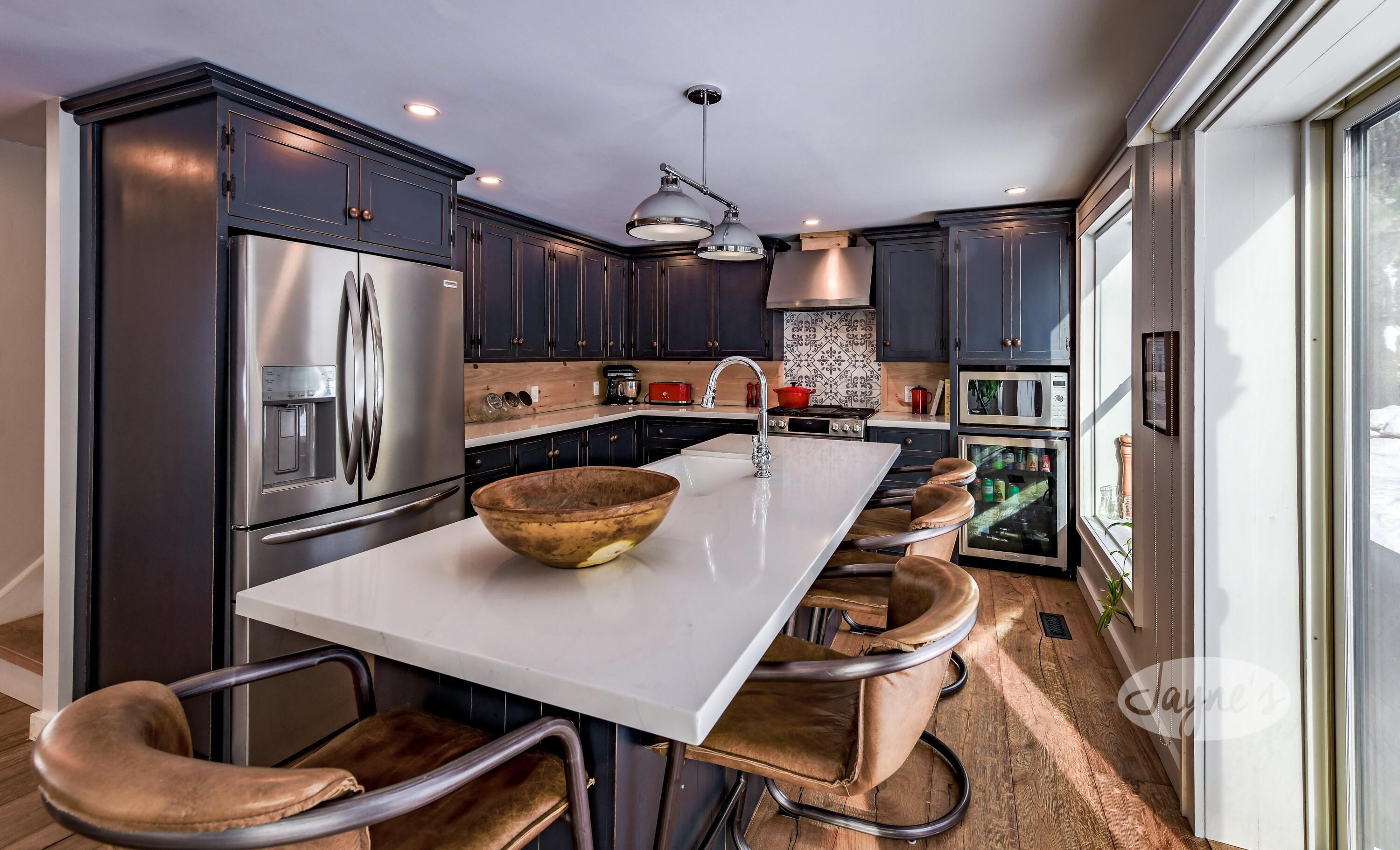 Charming 4bed 2bath Farmhouse Cottage on Lake of Bays!