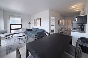 Apartment, 2 Bedrooms, City View