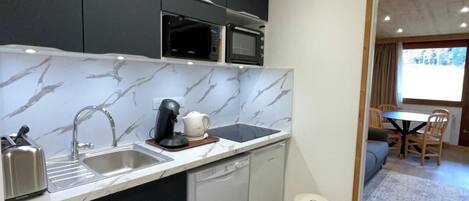 Fridge, oven, dishwasher