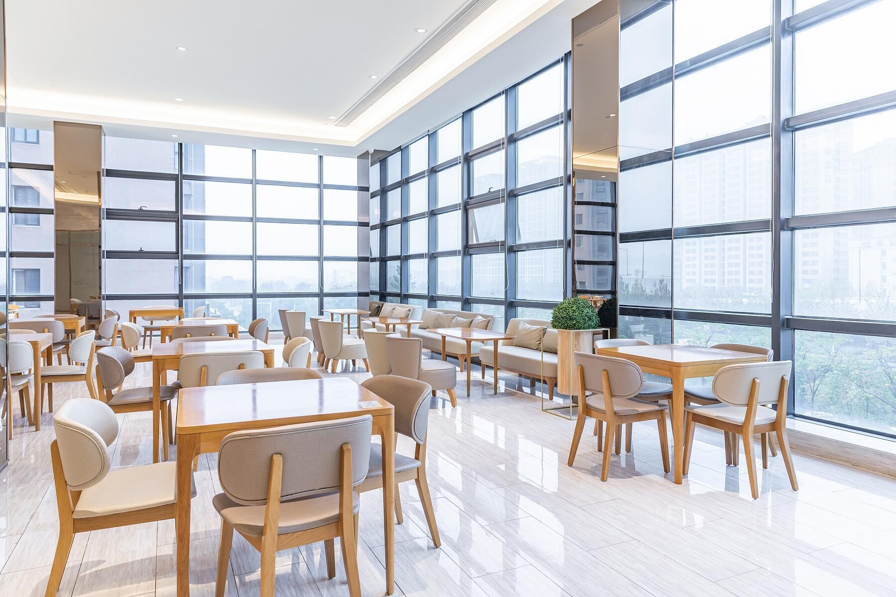 الإطلالة من المنشأة