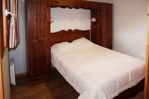 2 bedrooms - Resort center, 2nd floor, swimming pool, sauna, balcony, tv, ski locker, 52m², Les Orres (Les Orres)