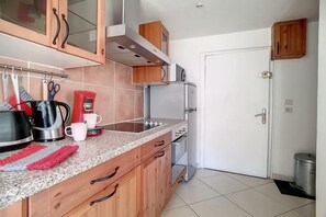 Frigorifero, microonde, forno, lavastoviglie