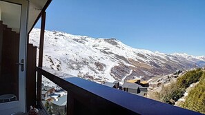 Property grounds - 200m from ski slopes, 8th floor, view mountain, balcony, tv, 25m², Les Menuires (Les Menuires)