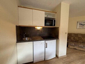 Køleskab, mikrobølgeovn, ovn, opvaskemaskine