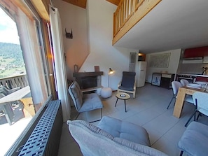 Fireplace - 3rd floor, view mountain, balcony, fireplace or stove, tv, 72m², Le Grand Bornand (Le Grand-Bornand)