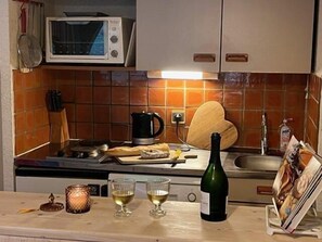 Kühlschrank, Geschirrspüler