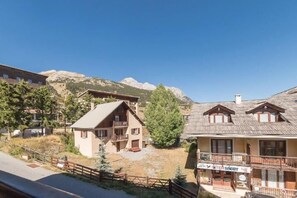 Exterior - 100m from resort center, 2nd floor, view village, balcony, parking, tv, 20m², Montgenèvre (Montgenèvre)