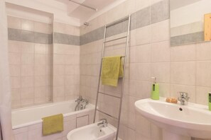 Badewanne, Haartrockner