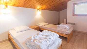 3 camere