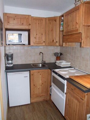 Frigorifero, microonde, forno, lavastoviglie