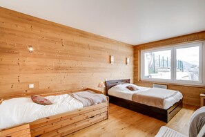 2 bedrooms, WiFi - 50m from resort center, 1st floor, view mountain, tv, 78m², Tignes (Tignes)