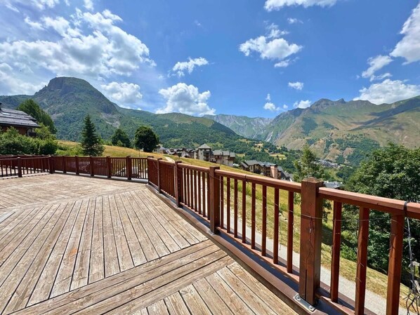 Property grounds - 100m from ski slopes, 1st floor, terrace, parking, tv, ski locker, 69m², Saint Martin de Belleville (Saint-Martin-de-Belleville)