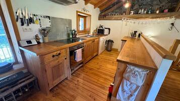 Frigorifero, microonde, forno, lavastoviglie