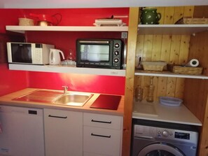 Frigorifero, microonde, forno, lavastoviglie