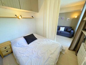 Room - 150m from shops, 2nd floor, view mountain, balcony, tv, ski locker, 26m², Les Menuires (Les Menuires)