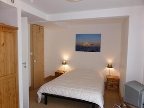 4 bedrooms, WiFi - Chalet, Ground floor, view mountain, fireplace or stove, tv, 120m², Les Contamines-Montjoie (Les Contamines-Montjoie)