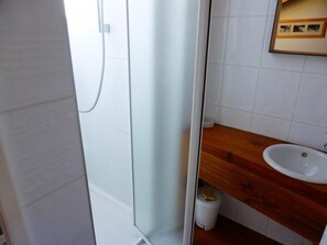 Bathtub